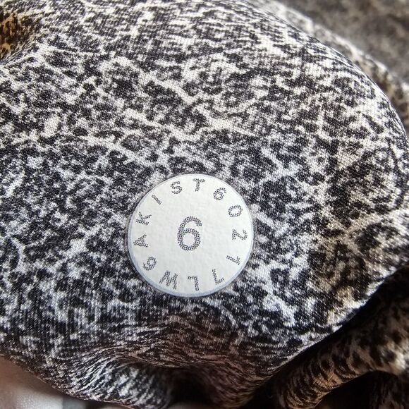 Lululemon Leggings Womens Size 6 Cropped Workout Pants Pocket - Picture 10 of 10